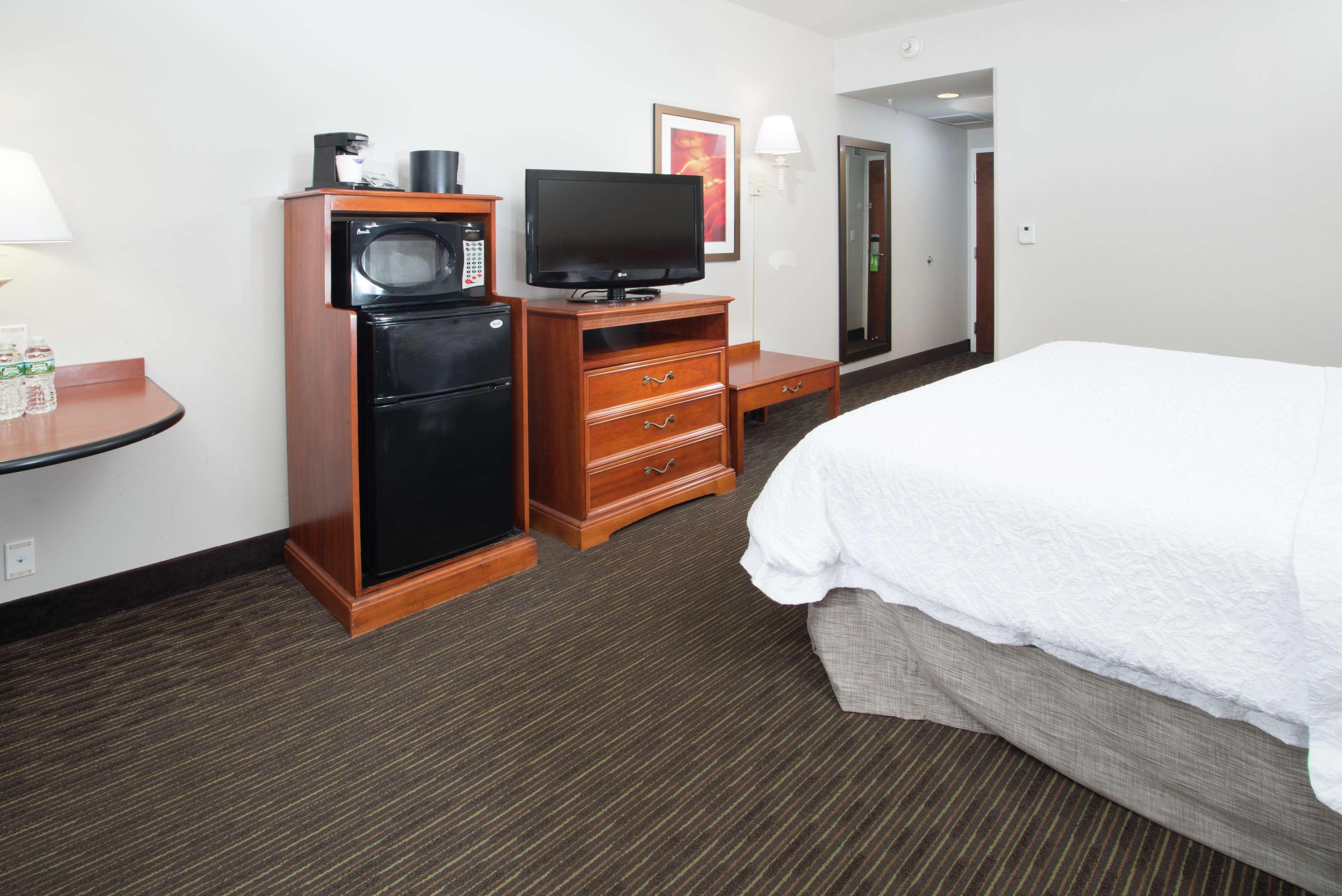 Hampton Inn Linden Buitenkant foto