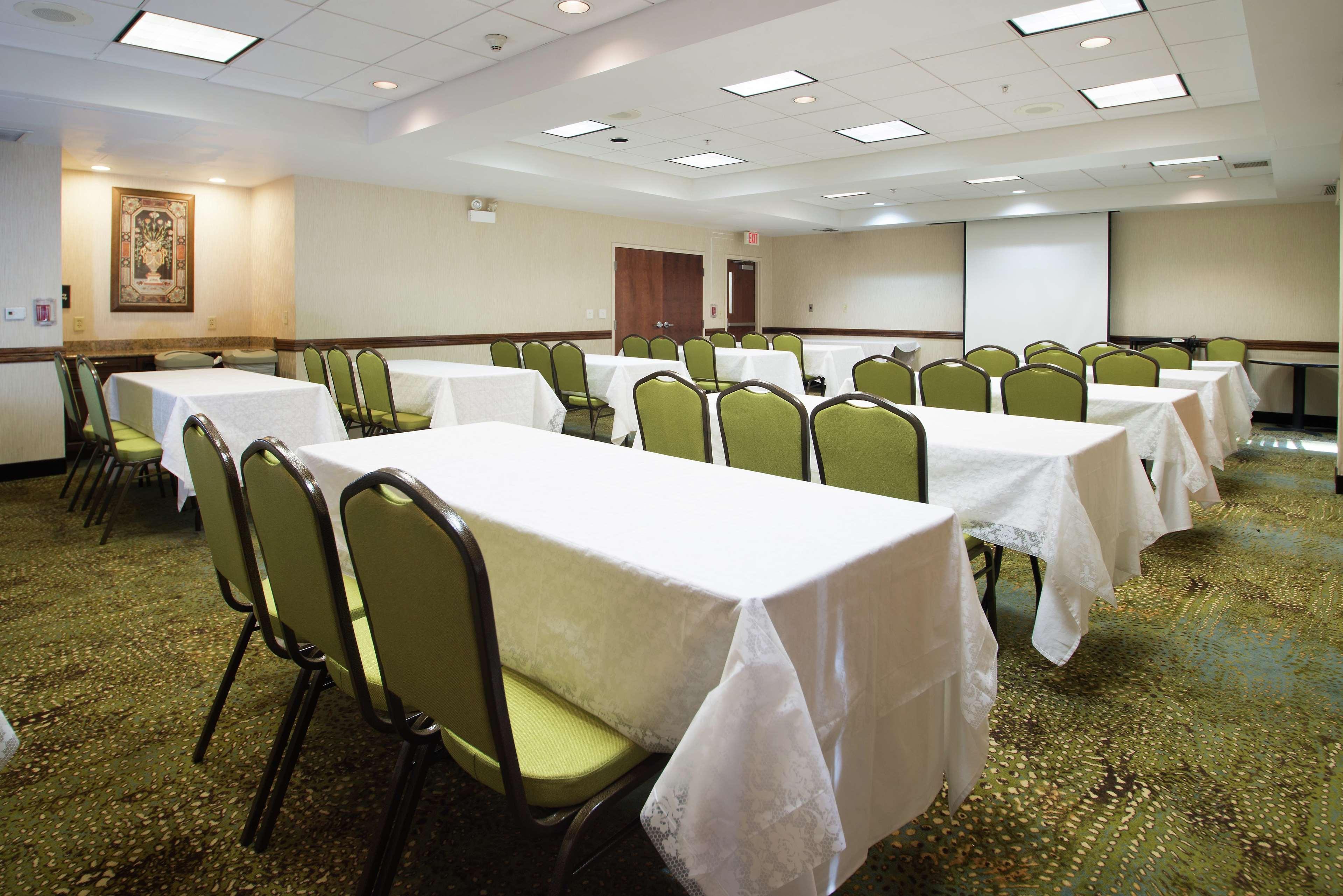 Hampton Inn Linden Buitenkant foto