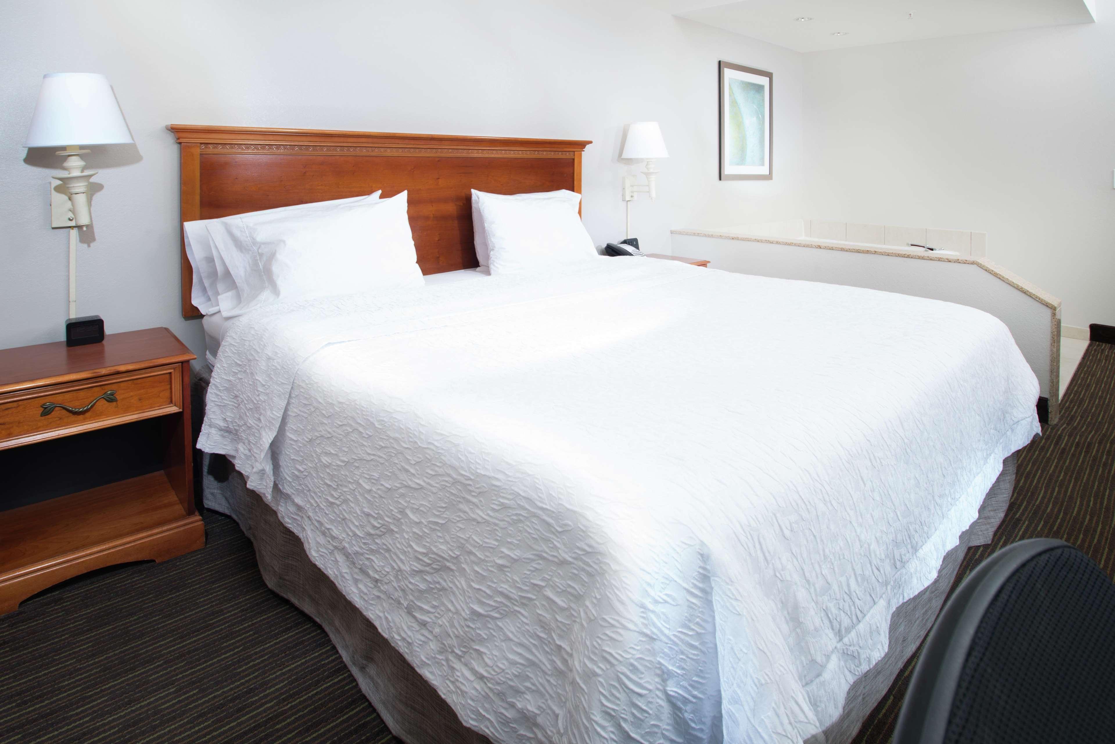 Hampton Inn Linden Buitenkant foto