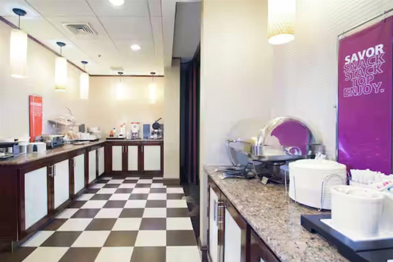 Hampton Inn Linden Buitenkant foto