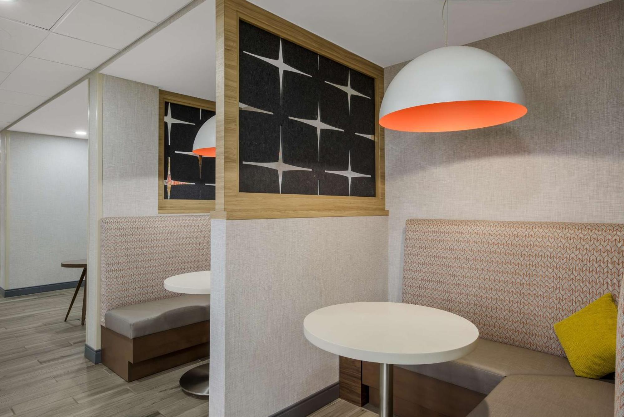 Hampton Inn Linden Buitenkant foto