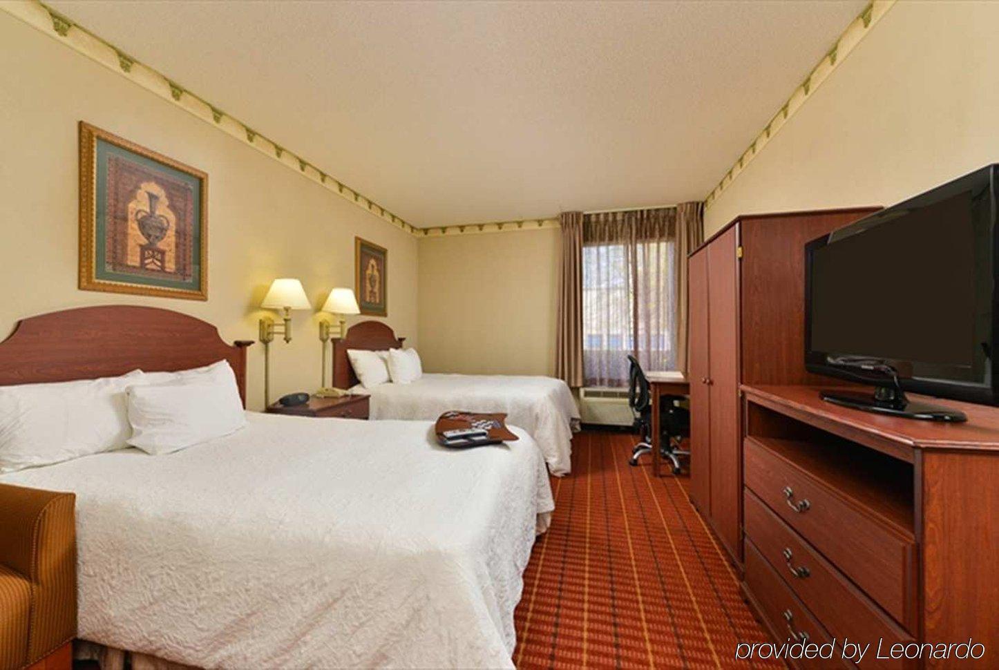 Hampton Inn Linden Buitenkant foto